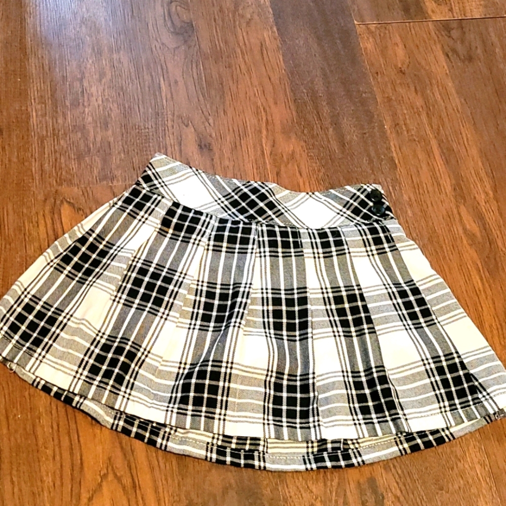 Girls Garanimals black plaid skirt size 4t